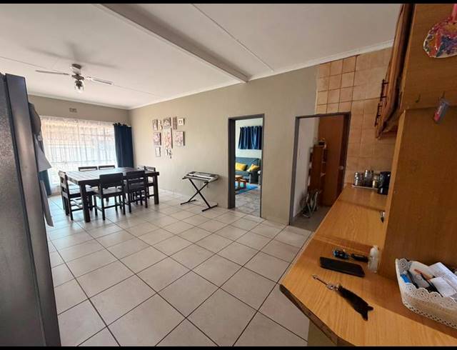 3 BEDROOM HOUSE FOR SALE IN ROTHDENE